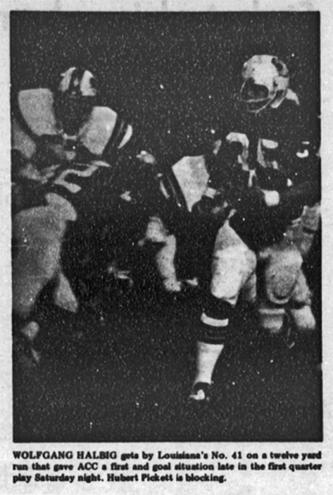 Wolfgang Halbig runs for a 1st down!
